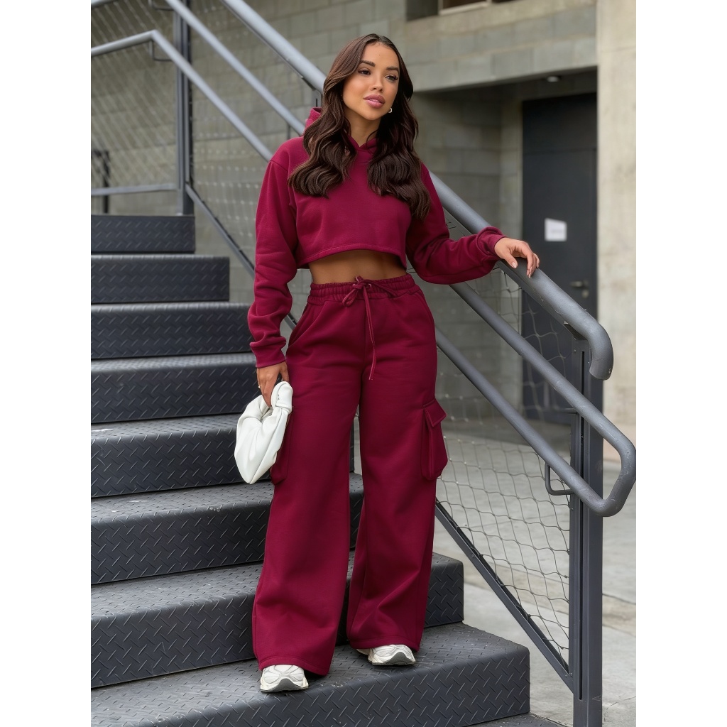 Conjunto moletom — cropped com capuz e pantalona cargo